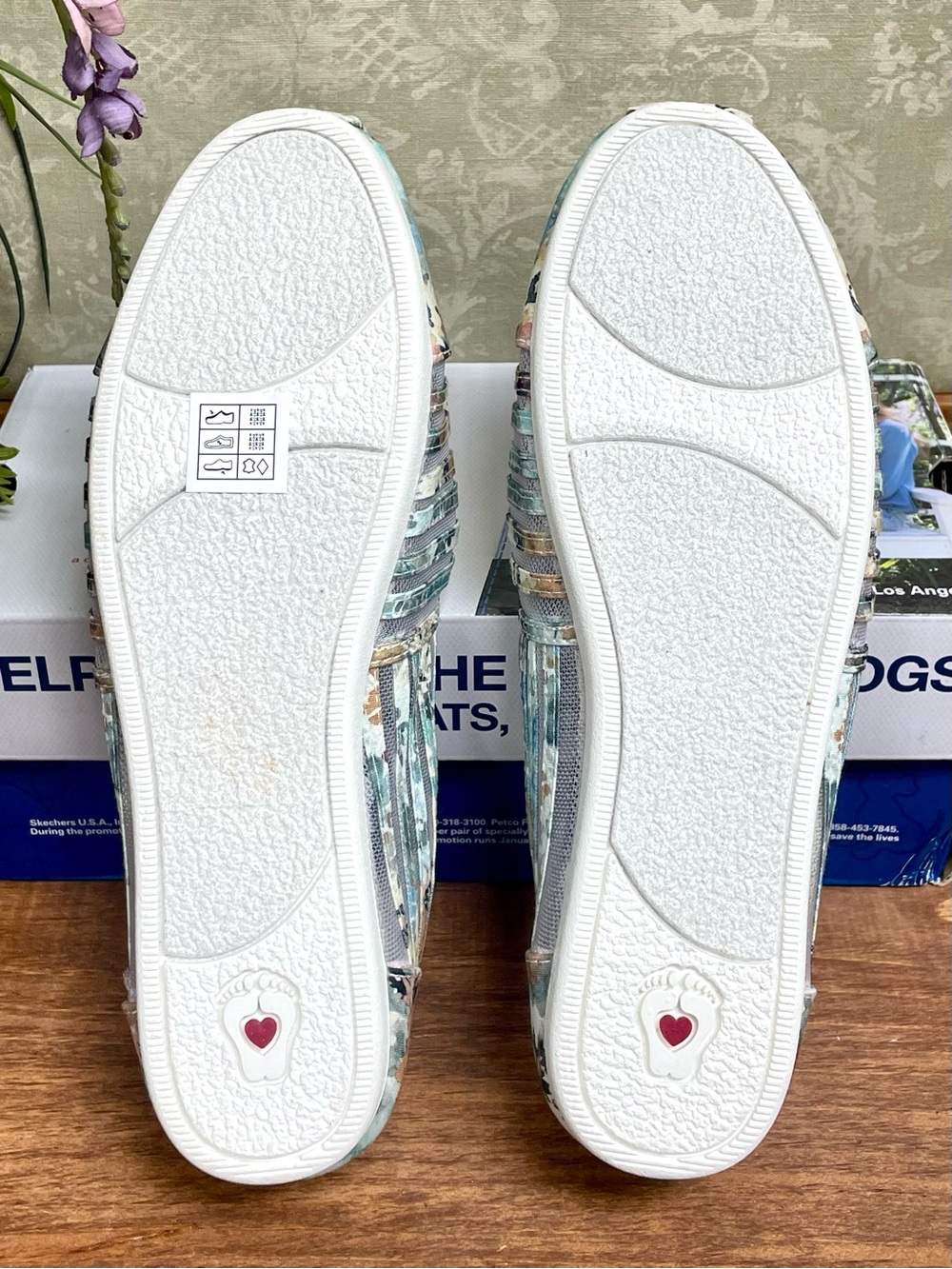Skechers BOBS Plush Dreamin Daisy Floral Slip On Flats Size 10 NIB - Picture 10 of 11